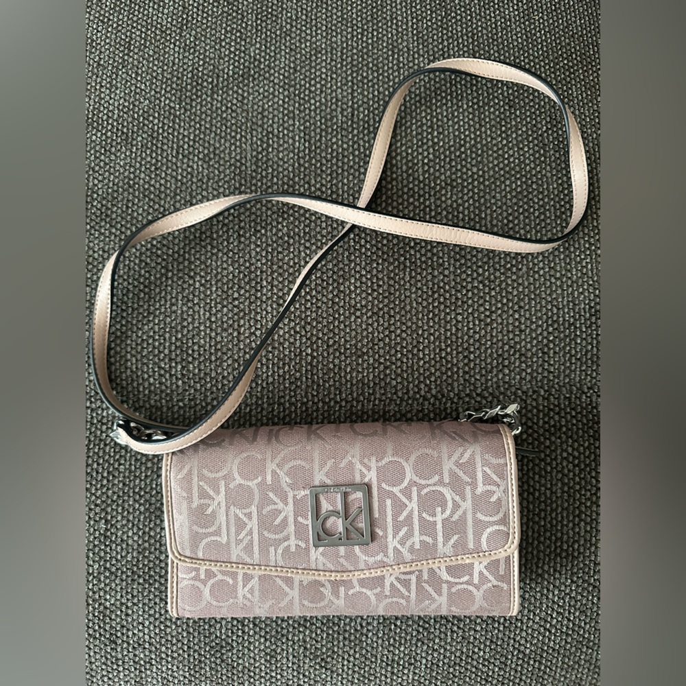 CALVIN KLEIN CROSSBODY PURSE WALLET NWOT CK REMOVABLE STRAP